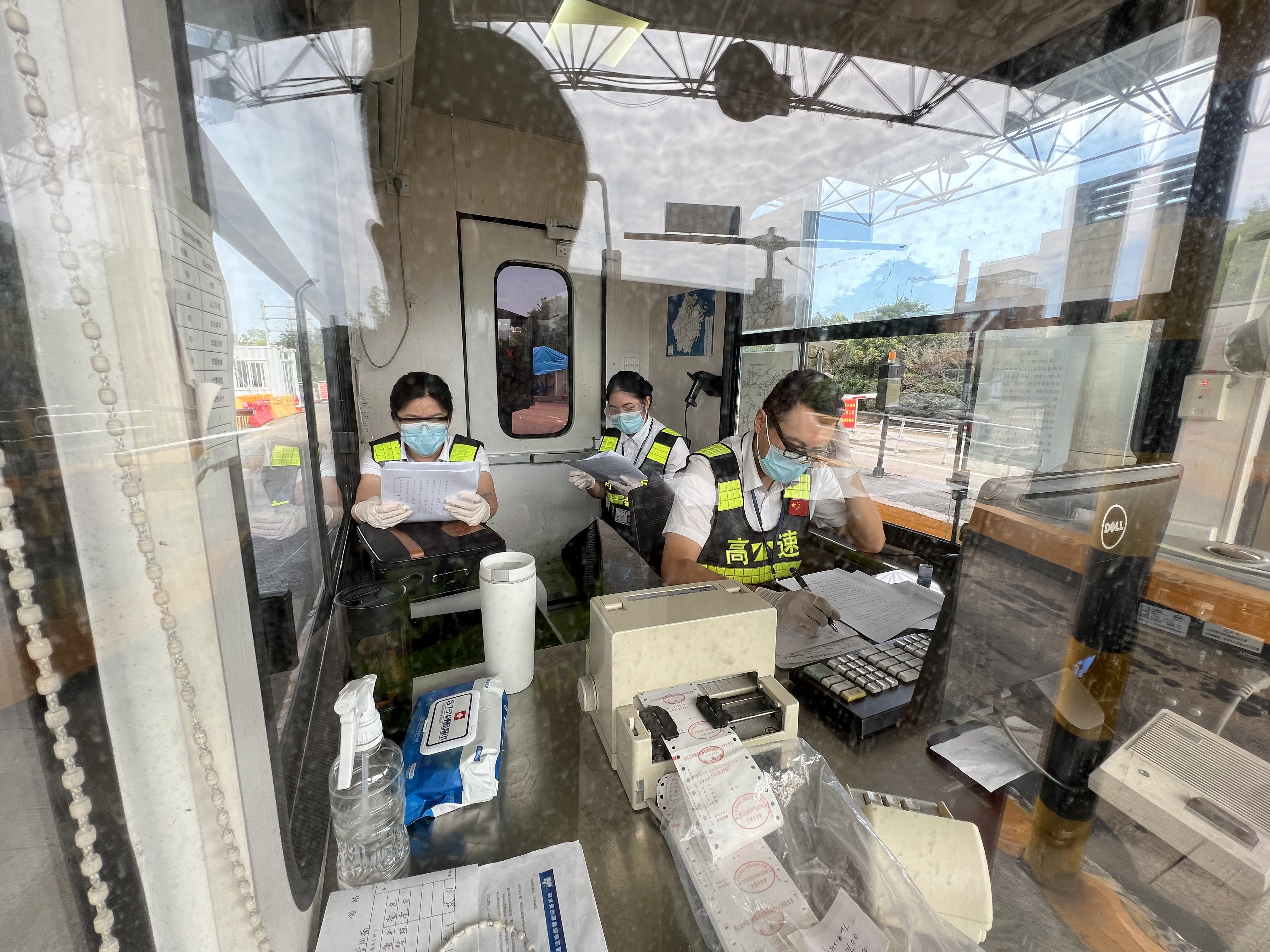 1664440070881629.jpg 照片1在復習考試資料 周峰拍攝.jpg