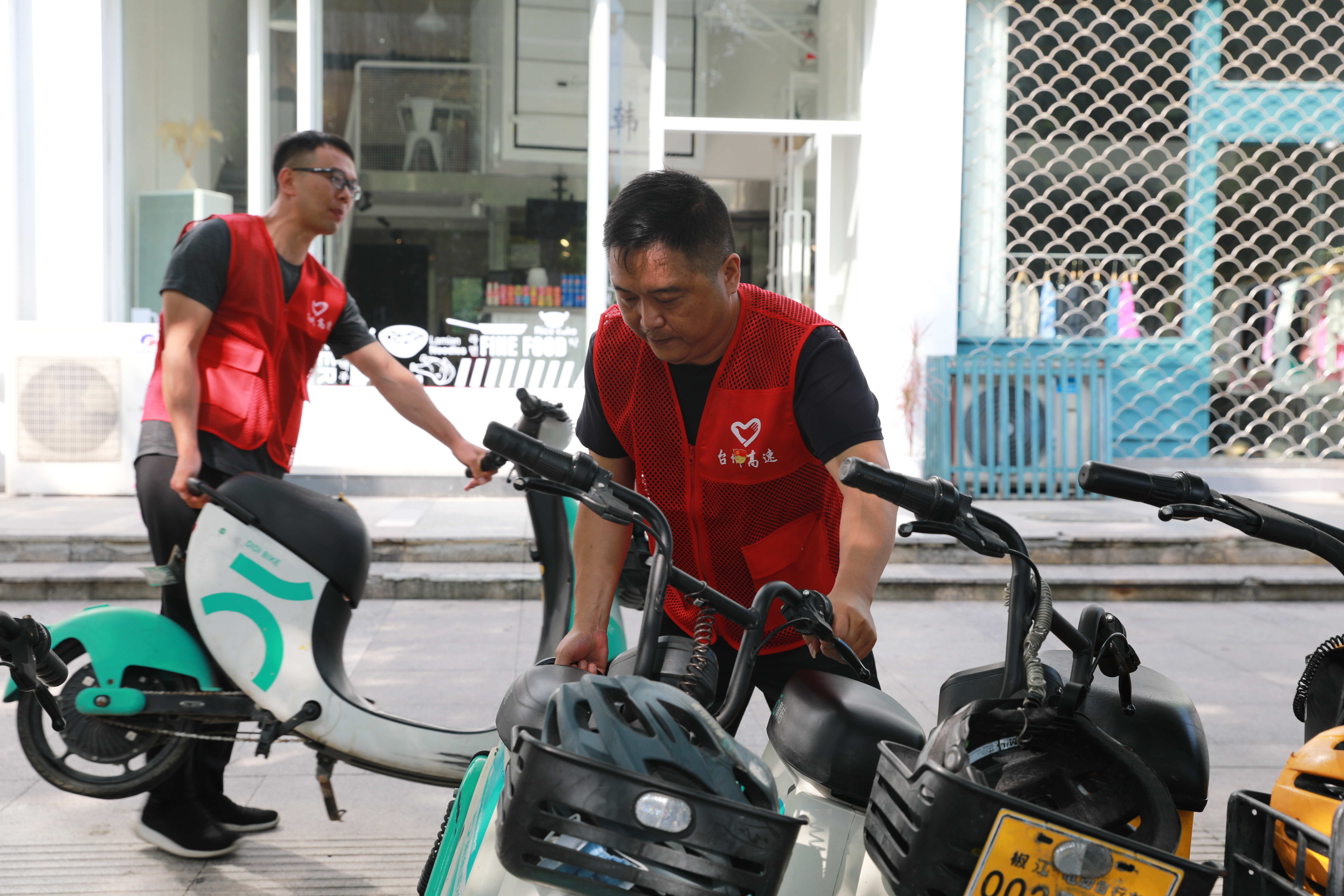 1664526298795414.jpg 3志愿者服務(徐夢燁).JPG