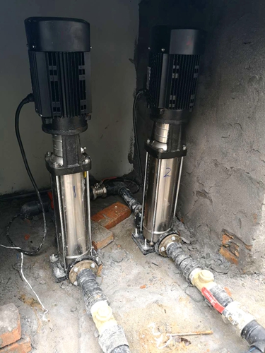 供水的水泵 金衛軍攝_副本.jpg